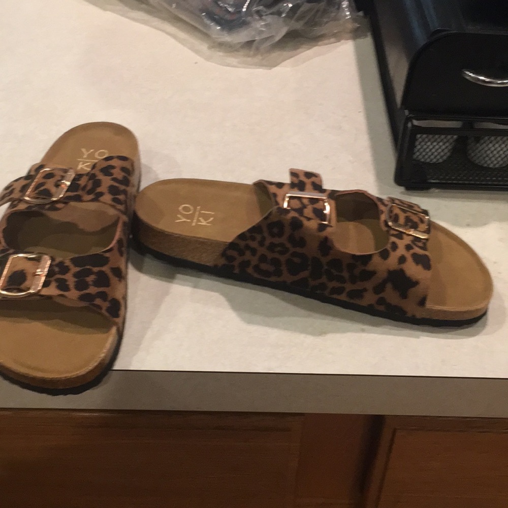 Women’s nwot cheetah sandals size 8 yoki brand - Picture 7 of 7